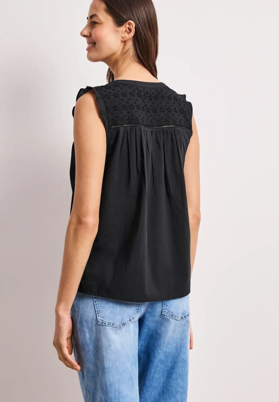 Chemisier top col fendu – détails shiffley