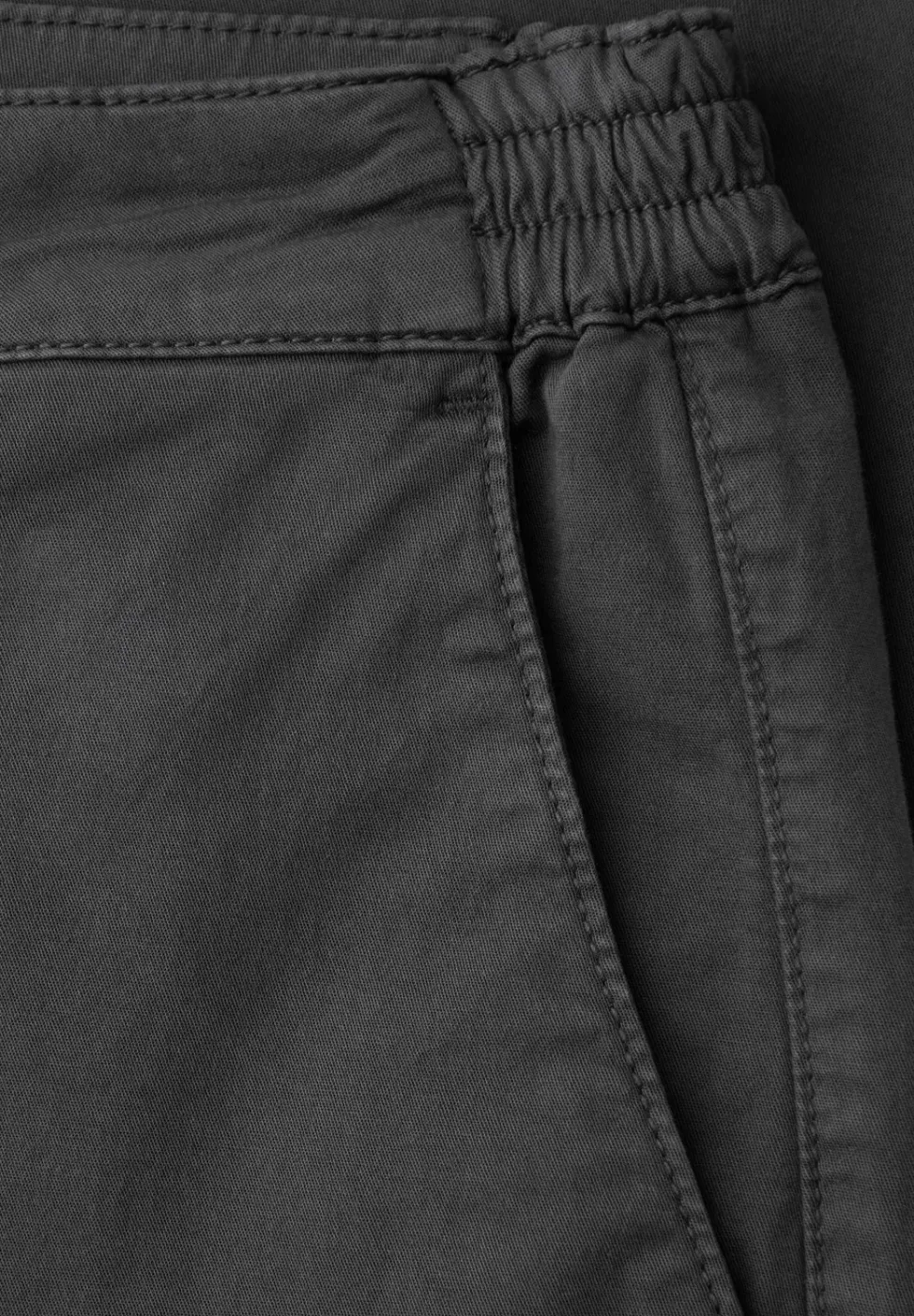 Chino avec ceinture stretch