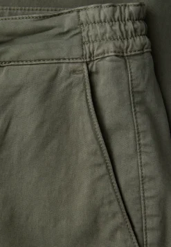 Chino avec ceinture stretch