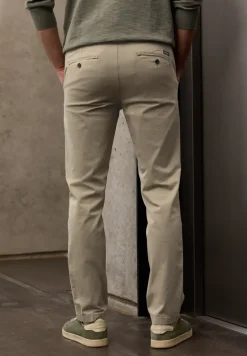 Chino avec ceinture stretch