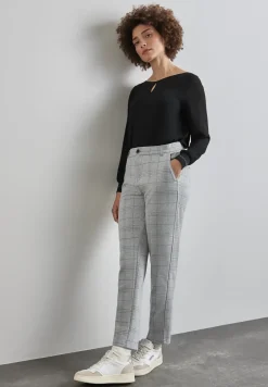 Chino à carreaux