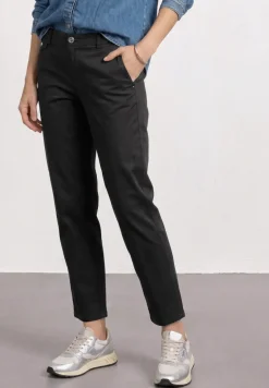 Chino en coupe casual dans une qualité douce