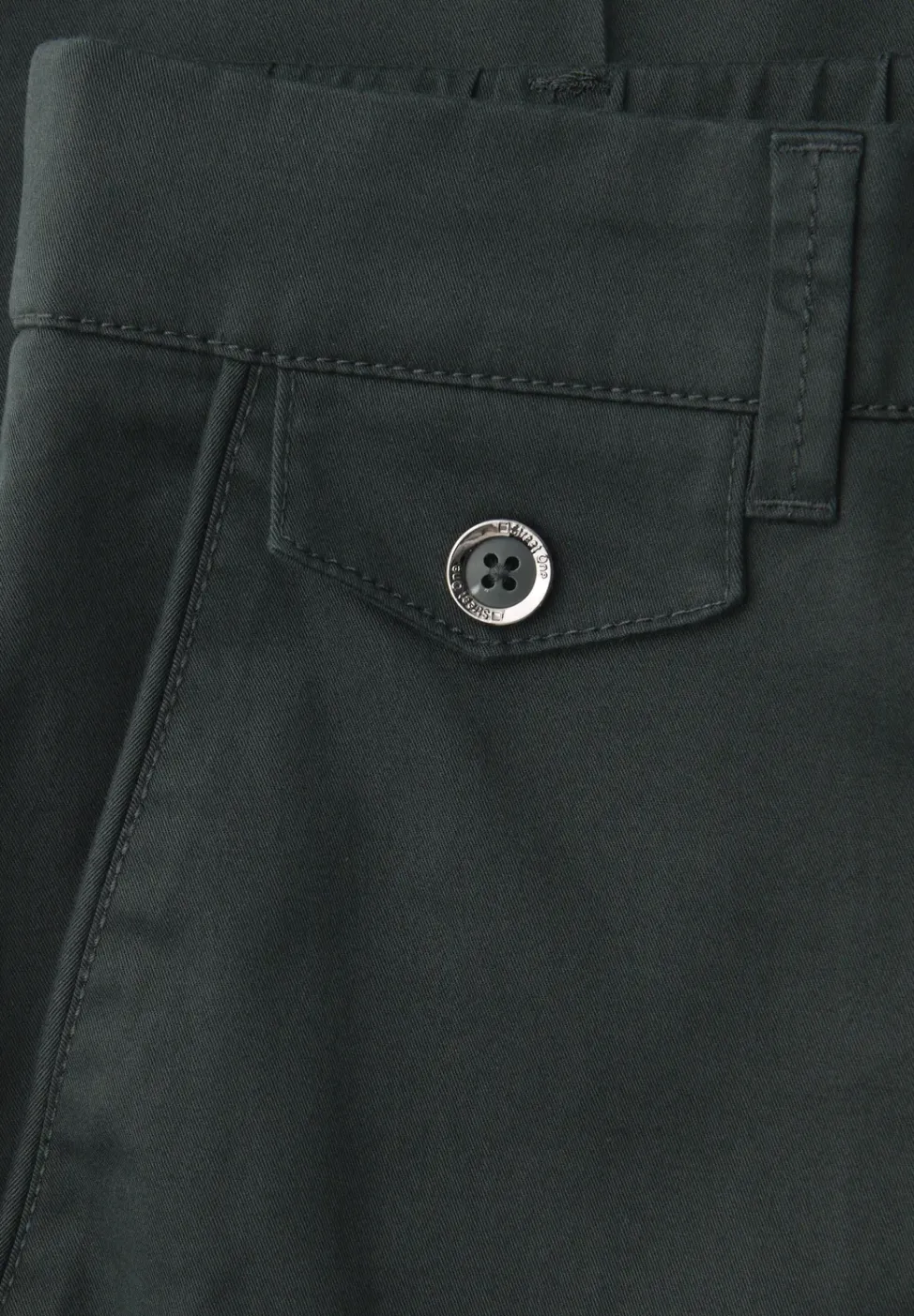 Chino en coupe casual dans une qualité douce