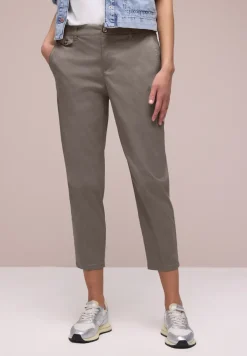 Chino en coupe casual dans une qualité douce
