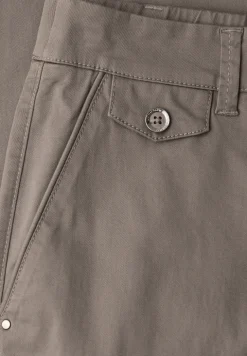 Chino en coupe casual dans une qualité douce