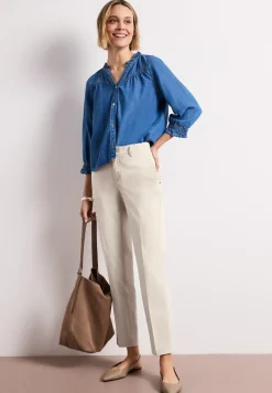Chino en coupe casual dans une qualité douce