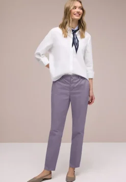 Chino en coupe casual dans une qualité douce
