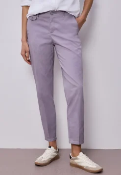 Chino en coupe casual dans une qualité douce