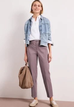 Chino en coupe casual dans une qualité douce