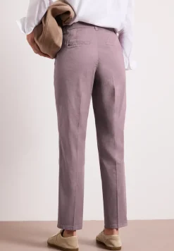 Chino en coupe casual dans une qualité douce