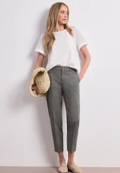 Chino en coupe casual dans une qualité douce