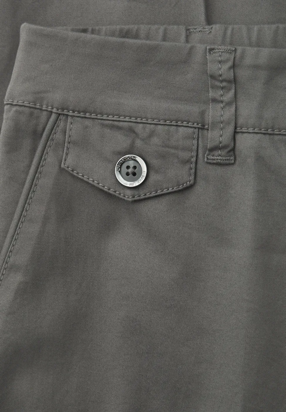 Chino en coupe casual dans une qualité douce