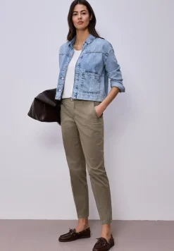 Chino en coupe casual dans une qualité douce