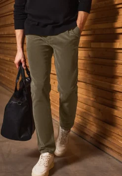 Chino en velours côtelé