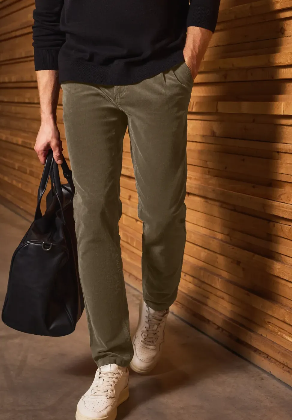 Chino en velours côtelé