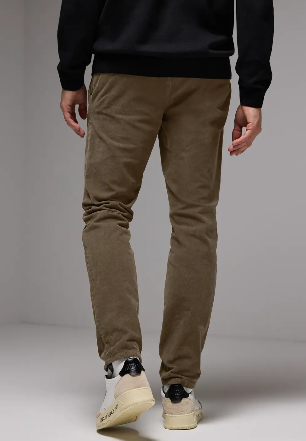 Chino en velours côtelé