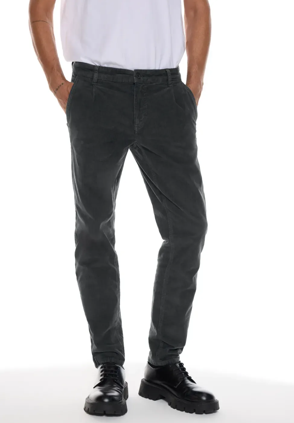Chino en velours côtelé