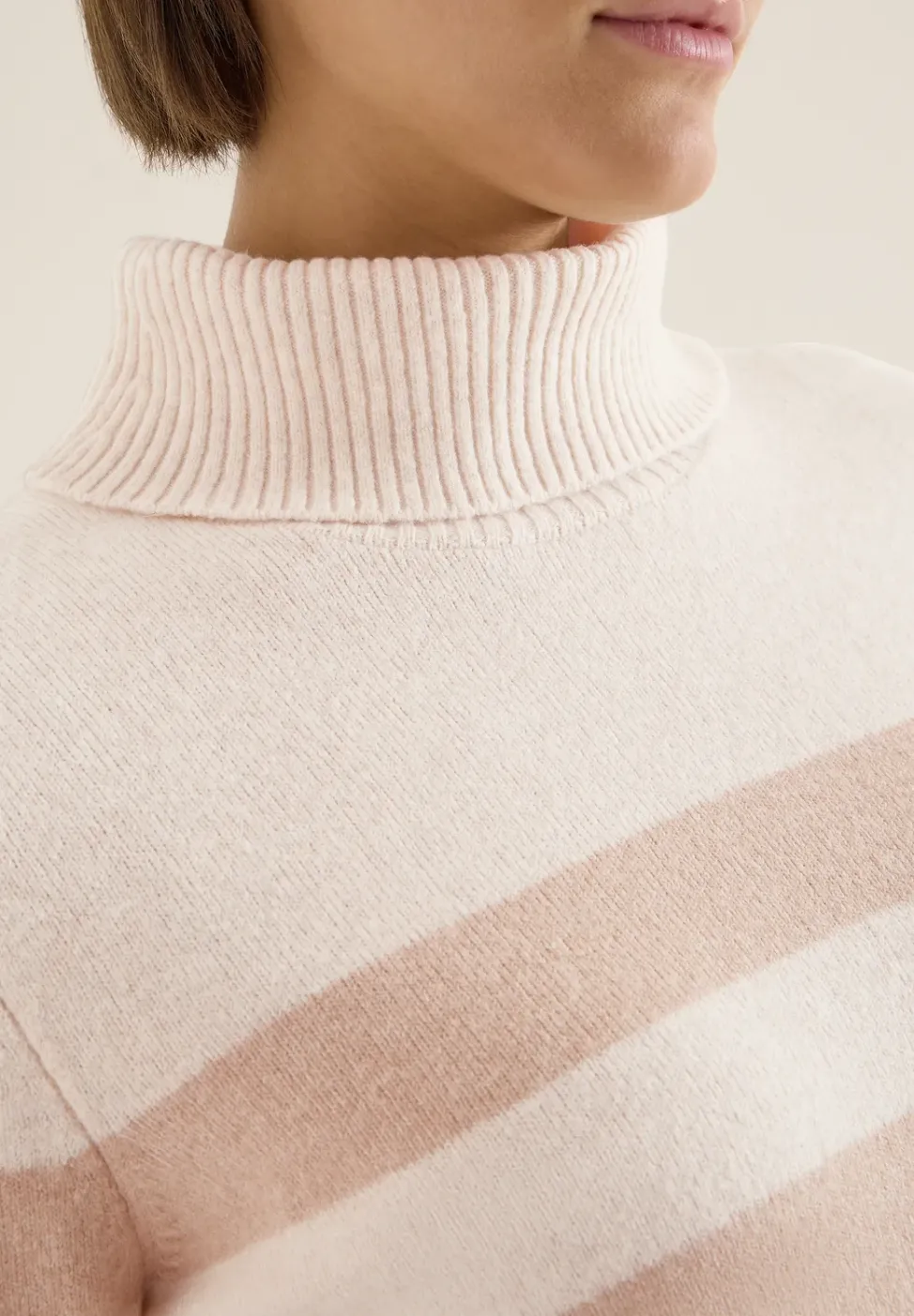Doux pull à col roulé