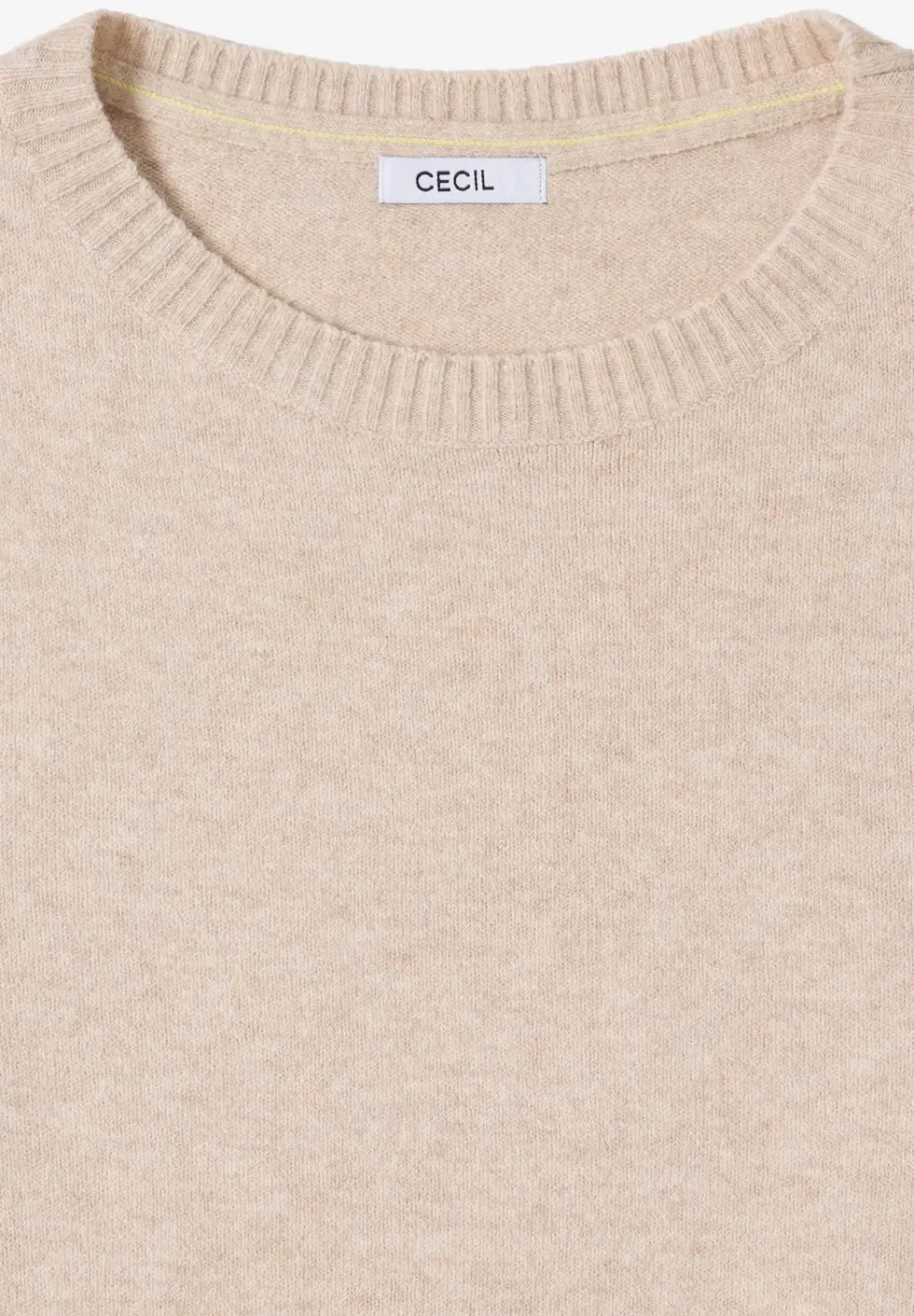 Doux pull-over en couleur unie