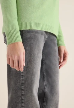 Doux pull-over en couleur unie
