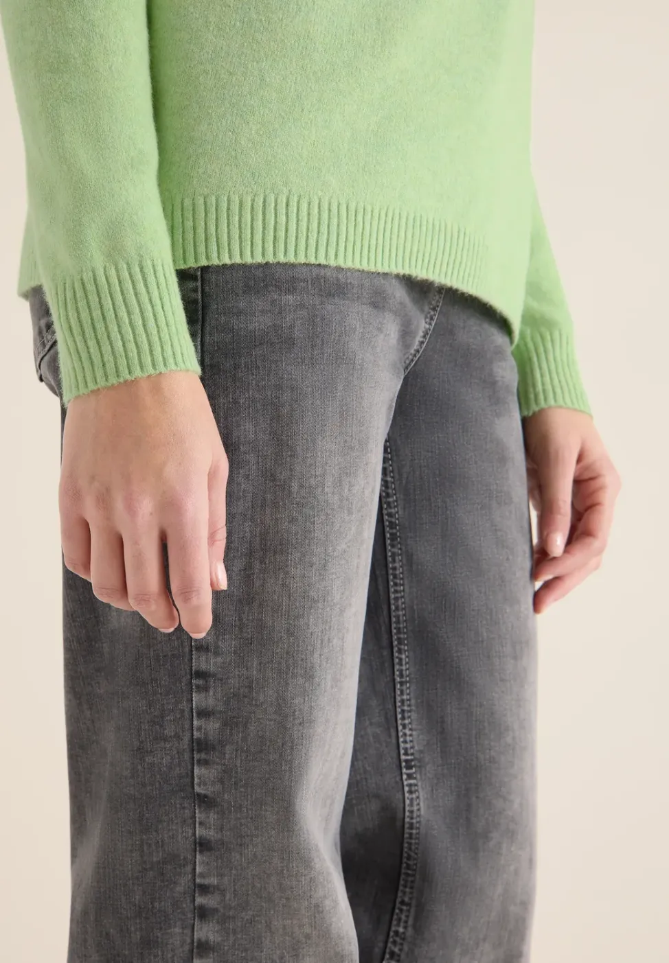 Doux pull-over en couleur unie