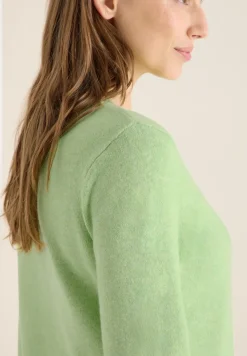 Doux pull-over en couleur unie
