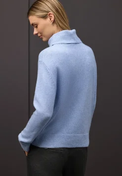 Doux pull à col roulé