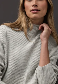 Doux pull-over structuré