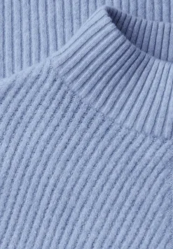 Doux pull-over structuré