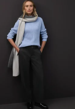 Doux pull-over structuré