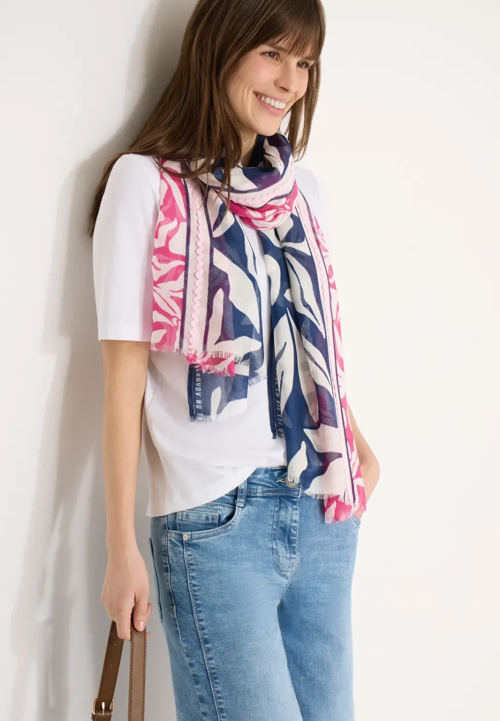 Foulard avec détail tape