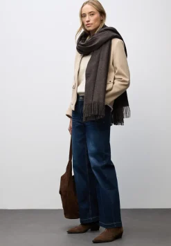 Foulard doux avec pierres décoratives