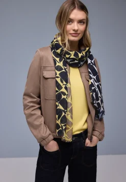 Foulard à motifs