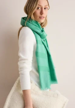 Foulard à motifs