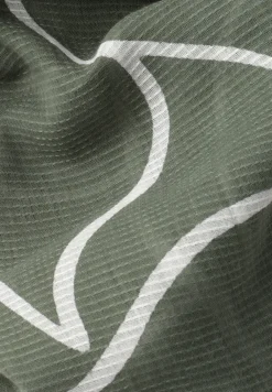 Foulard triangulaire avec impression de feuilles