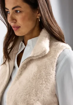 Gilet doux à l'aspect fourrure