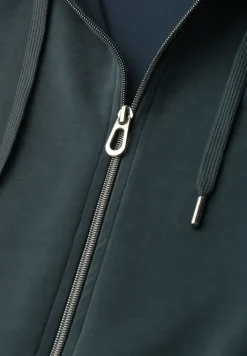Gilet en aspect soyeux avec capuche