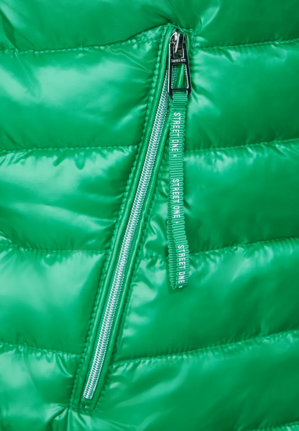 Gilet matelassé long à capuche