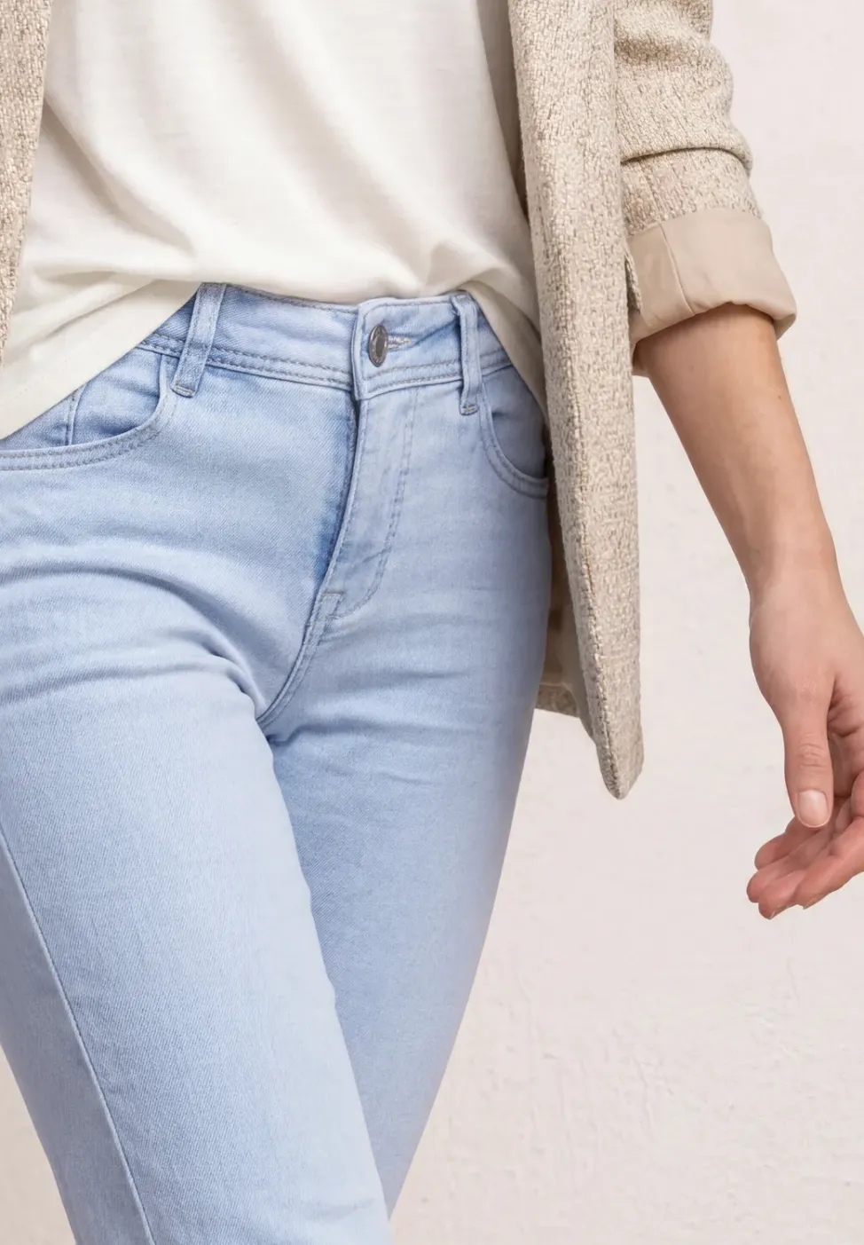 Jean coupe droite avec ourlet frangé
