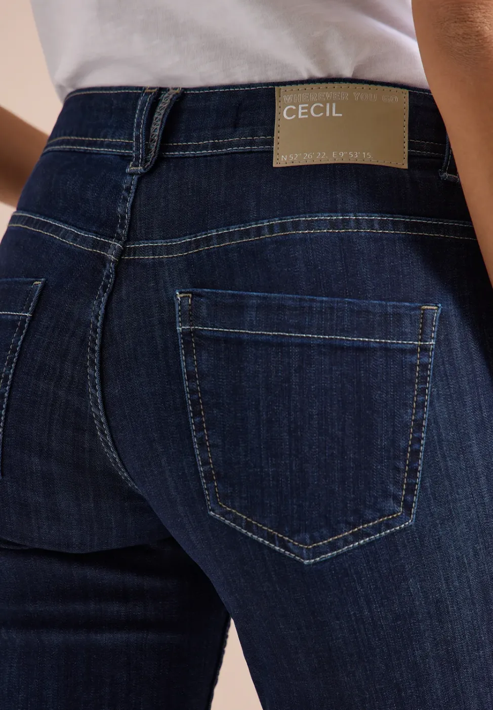 Jean droit taille mi-haute coupe casual