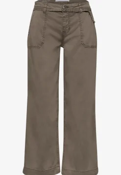 Jeans ample avec ceinture décorative