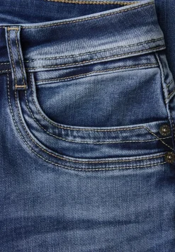 Jeans au look destroy