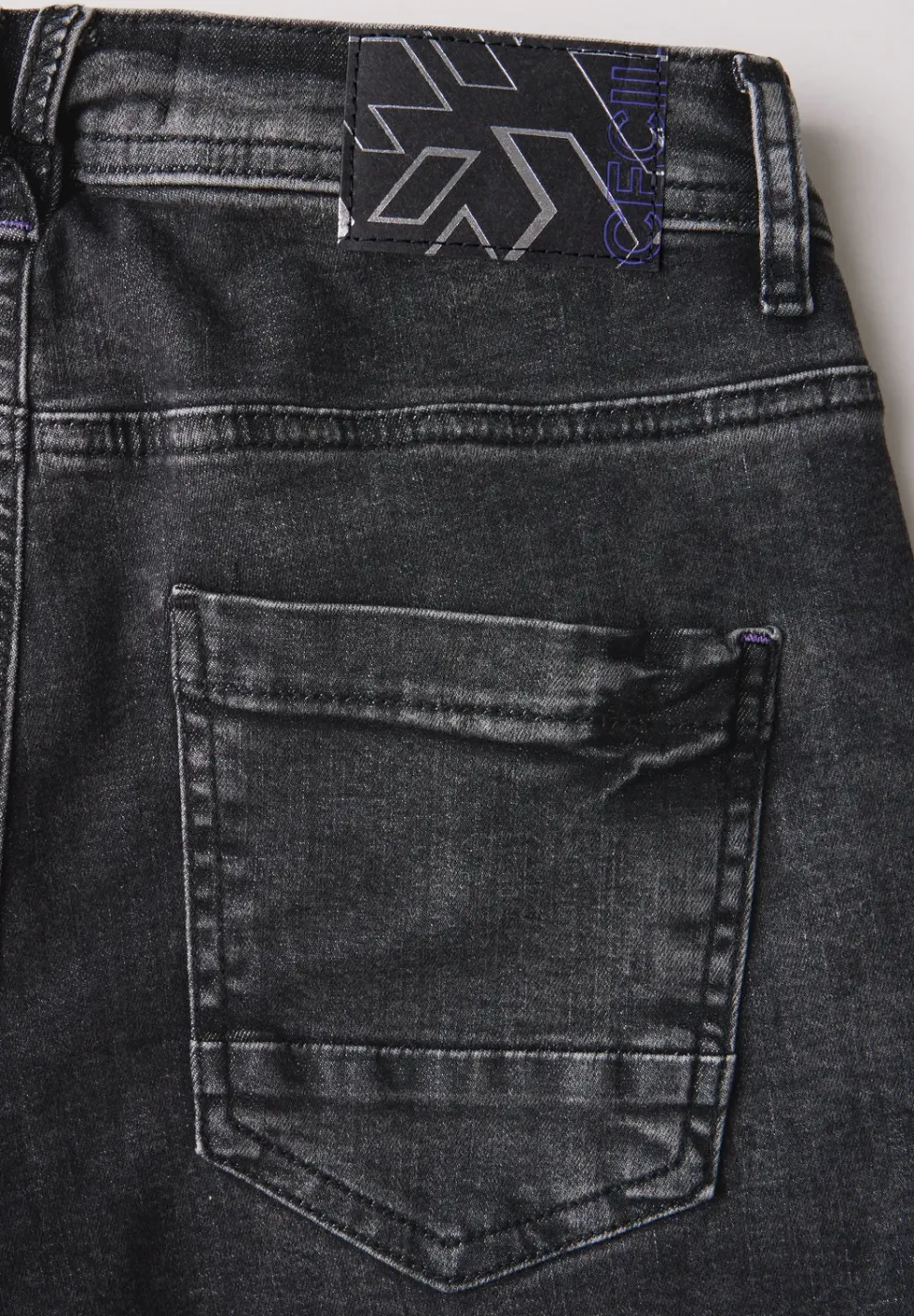 Jeans avec détails