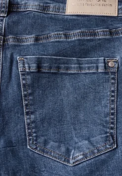 Jeans avec détails destroy