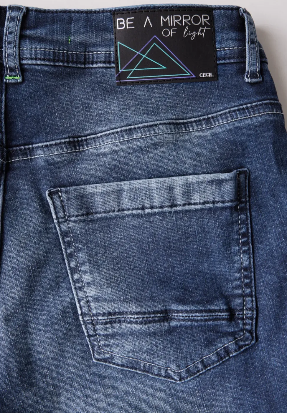 Jeans à jambes larges