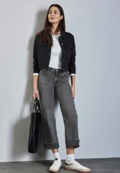 Jeans à jambes rigides