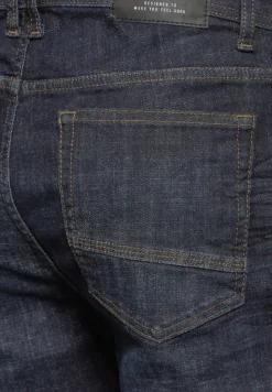 Jeans à la coupe régulière