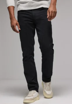 Jeans à la coupe régulière