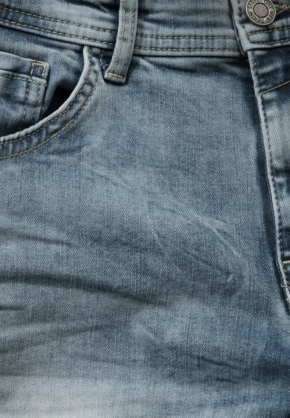 Jeans à la coupe régulière