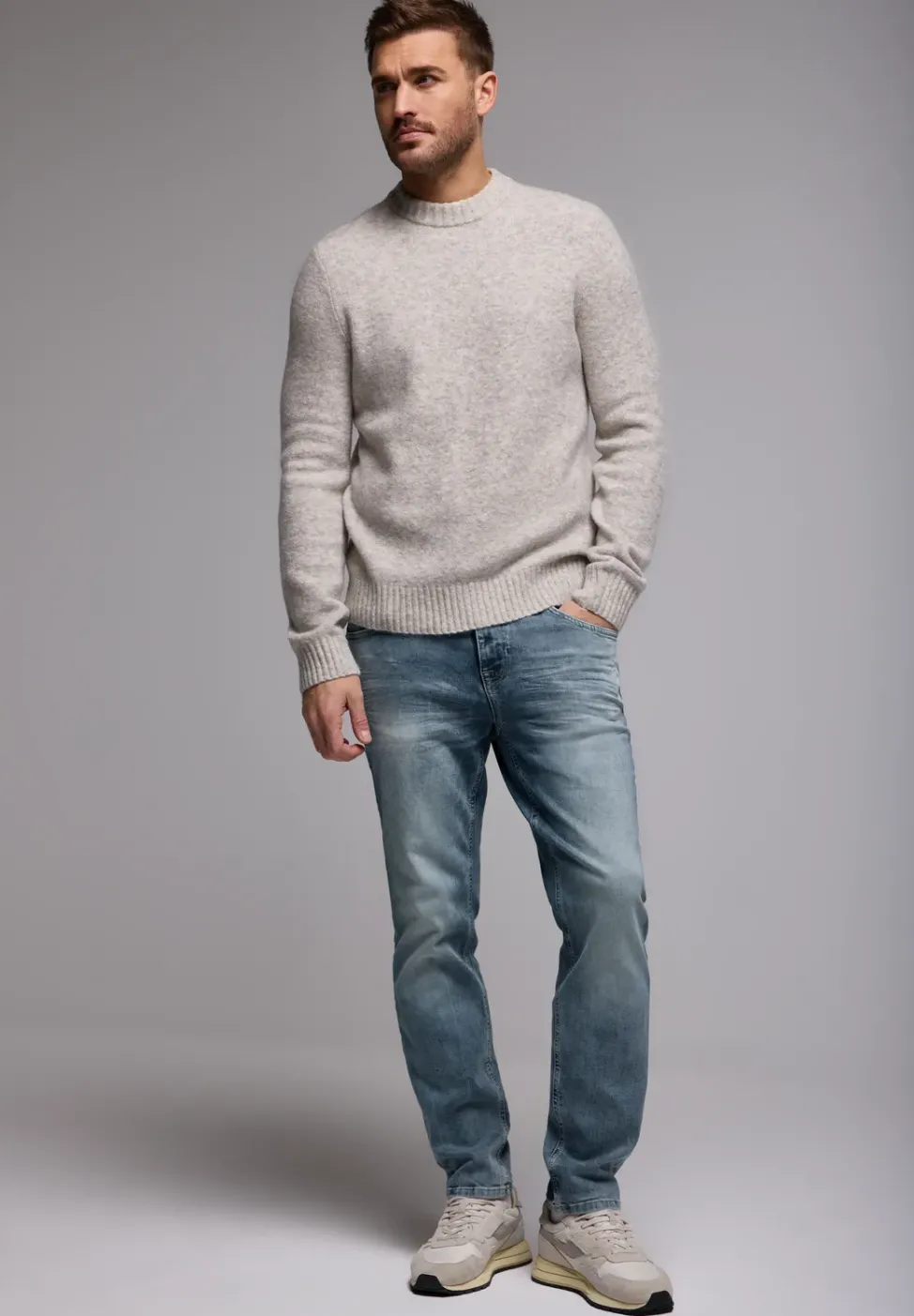 Jeans à la coupe régulière